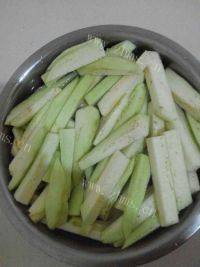 家常菜烧茄子做法图解1)