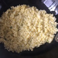 五味俱全的蛋炒饭做法图解4)