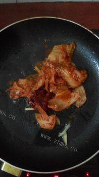 家常菜泡菜炒五花肉做法图解4)
