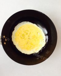 热腾腾的鸡蛋酱拌面做法图解5)