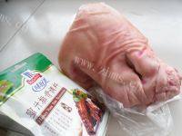 美味的蜜汁猪肘子做法图解1)