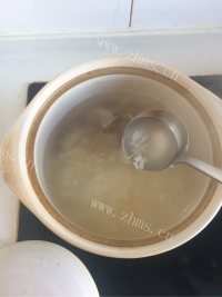 美味的砂锅排骨粥做法图解6)