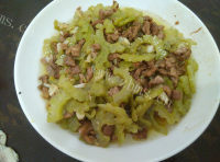 美味的苦瓜炒肉做法图解12)