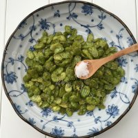 清香油汆豆瓣做法图解9)