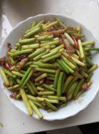 家常菜蒜苔炒肉丝