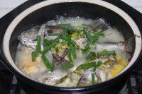 食欲满满的杂鱼煲