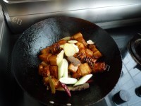 香飘十里的红烧肉做法图解9)