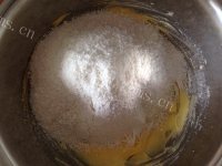 色泽不错的椰蓉酥饼做法图解4)