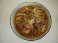 自己做的香辣牛肉面