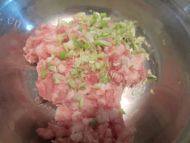 菜肉馄饨做法图解1)