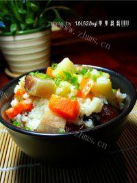 土豆腊肉焖饭做法图解12)