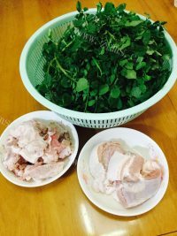 芳香四溢的西洋菜猪骨汤做法图解1)