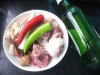 诱人的啤酒鸭做法图解1)