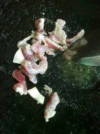 美味的鱼糕炒青瓜做法图解5)
