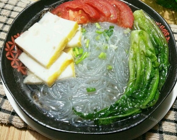 热腾腾的粉丝汤