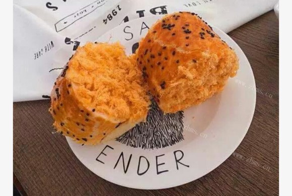 色香味浓的肉松面包卷