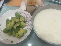 好看的牛油果草莓思慕雪#多做法图解3)