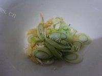 口感丰富的海蛎豆腐汤做法图解3)