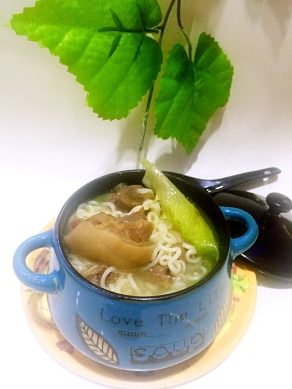 唇齿留香的羊肉汤面