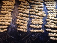 自制香酥麻花做法图解6)