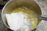 自制百香果戚风蛋糕做法图解9)