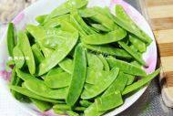 家常菜腊味荷兰豆做法图解1)