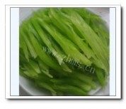 美味的枸杞莴笋做法图解1)