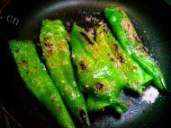「健康美食」虎皮尖椒做法图解2)