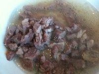 美味的牛肉萝卜煲做法图解6)