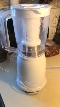 健康鲜榨蜂蜜苦瓜芹菜萝卜做法图解8)