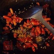 家常秘制肘子做法图解7)