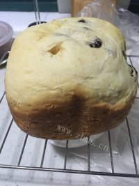 芳香四溢的葡萄干面包做法图解5)