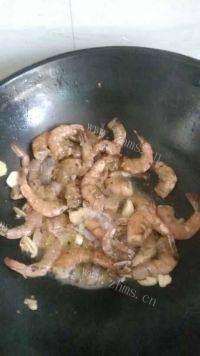 美味的茄汁虾做法图解5)