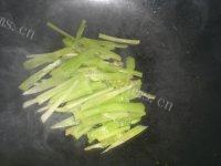 劲道的牛肉粉丝汤做法图解4)