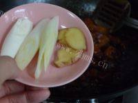 爱上茶树菇烧肉做法图解9)