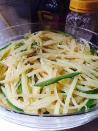 家常菜清炒土豆丝