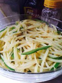 家常菜清炒土豆丝