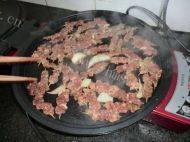 美味的牙签羊肉做法图解8)