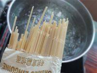 开胃的番茄肉酱意面做法图解6)