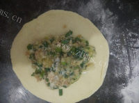 美味韭菜白菜肉饼做法图解15)
