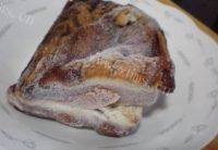 自制腊肉炒荷兰豆做法图解2)