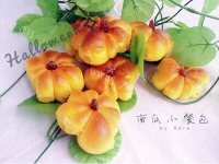 自制南瓜小餐包做法图解12)