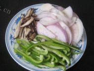 家常菜香菇炒杂蔬做法图解2)