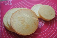 色香味俱全的草莓奶油蛋糕做法图解12)