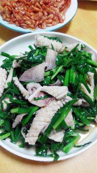回味无穷的韭菜炒鱿鱼