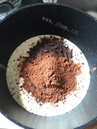 美味的黑巧克力冰淇淋做法图解1)