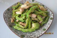 家常菜苦瓜炒肉丝