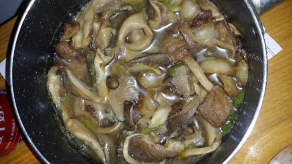 五味俱全的蘑菇炒肉