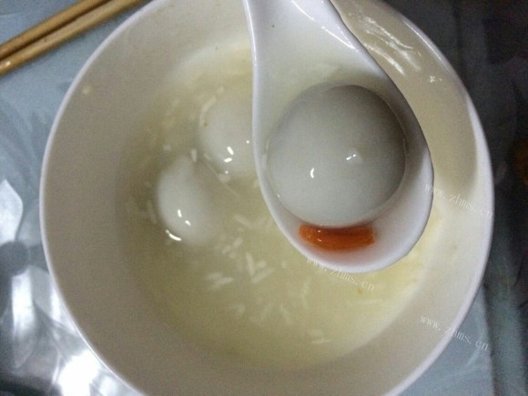 质嫩爽口的米酒汤圆