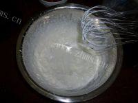 自制草莓酸奶慕斯做法图解6)